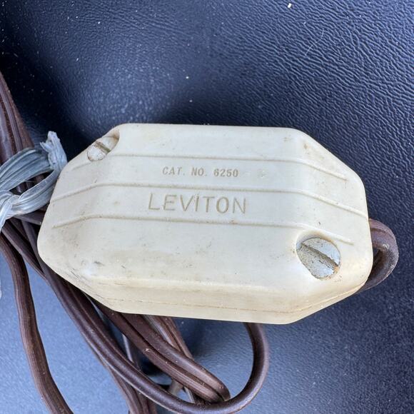 Vintage Mid Century Modern Drip Glaze Textured Neutral Lamp on Metal Base - Picture 7 of 10